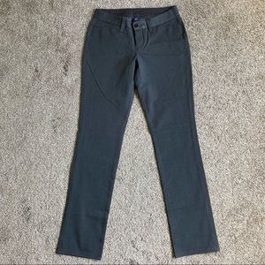 Gap Straight leg low rise pants size 2 Regular Stretch dark gray solid color